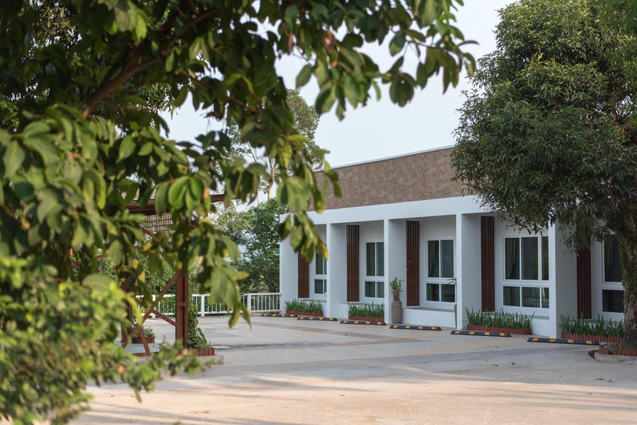 Ravin Home ราวินโฮม Nakhon Nayok Exterior foto